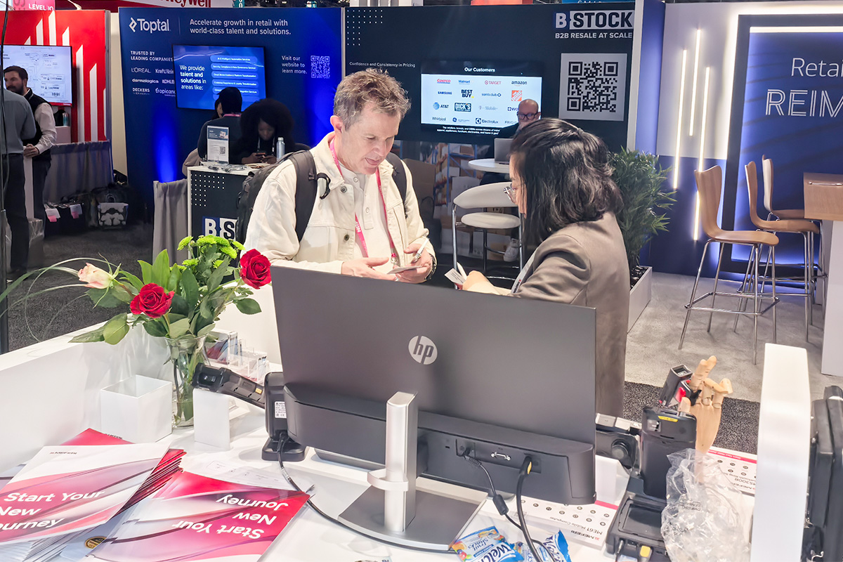 Live product demonstration at the MEFERI booth at NRF 2026 in New York